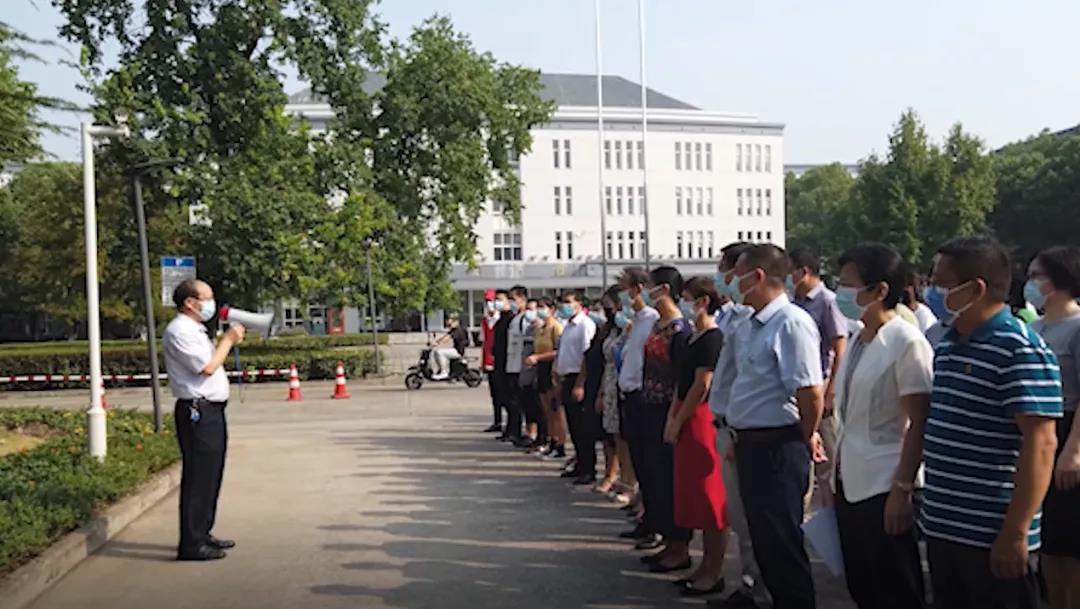 我校开展秋季新学期返校疫情防控应急演练
